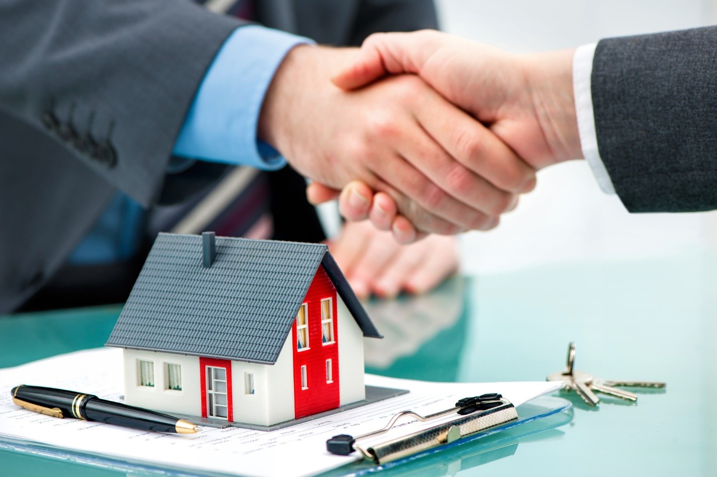 La guida completa per vendere la tua casa tramite agenzia immobiliare